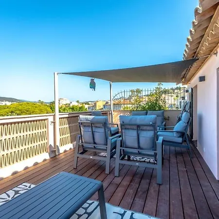 Superbe Maison, Toit Terrasse, Climatisee, Parking Villa