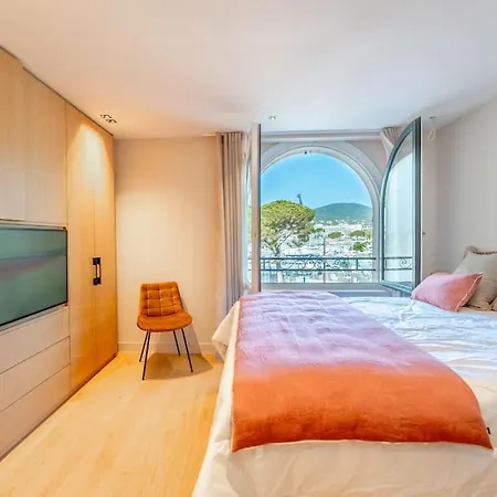 Superbe Maison, Toit Terrasse, Climatisee, Parking *