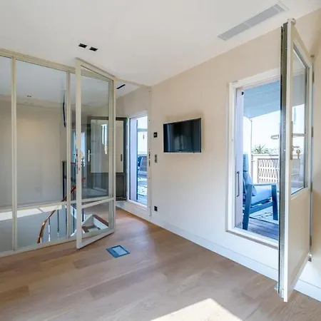 Superbe Maison, Toit Terrasse, Climatisee, Parking *